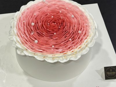 Bánh nữ hoa hồng