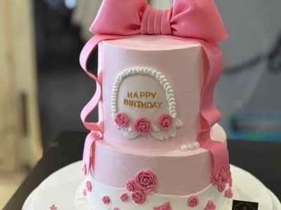Bánh 2 tầng nơ hồng đậm
