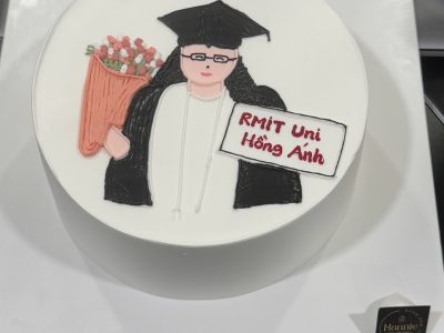 Bánh tốt nghiệp vẽ cô gái