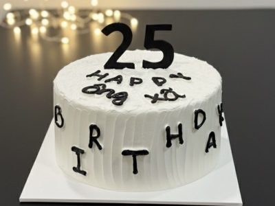 Bánh trắng đen có số đứng