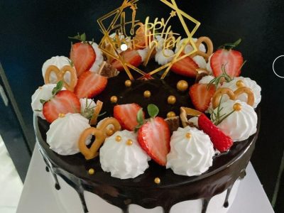 Bánh trái cây đổ socola 1
