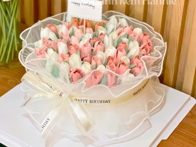 Bánh tulip có nội dung ẩn/bánh lộn