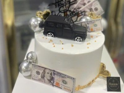 Bánh nam trang trí xe và tiền