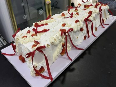 Bánh cưới dáng dài (đặt & hỏi trước)