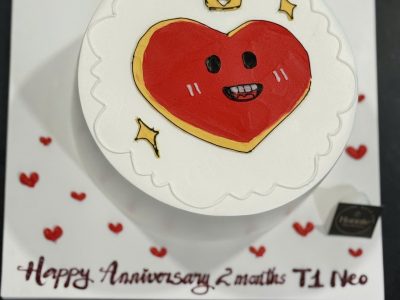 Bánh vẽ trái tim đỏ