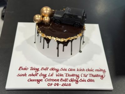 Bánh socola chảy có xe