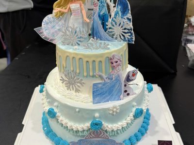Bánh bé gái Elsa 2 tầng