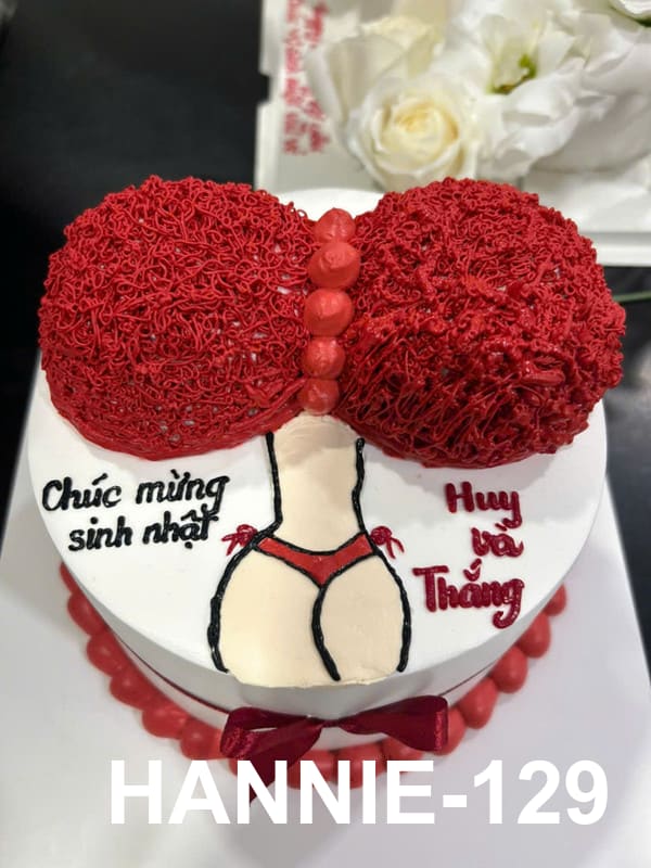 Bánh sinh nhật phong thủy đỏ rực cá tính, độc đáo chỉ có tại Hannie.