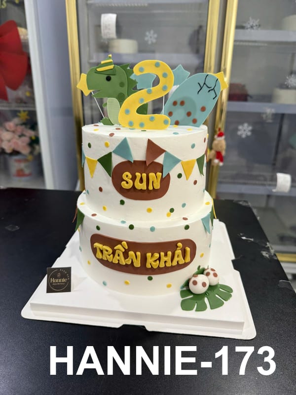 Bánh kem 2 tầng khủng long Hannie độc đáo, món quà yêu thích của bé trai.