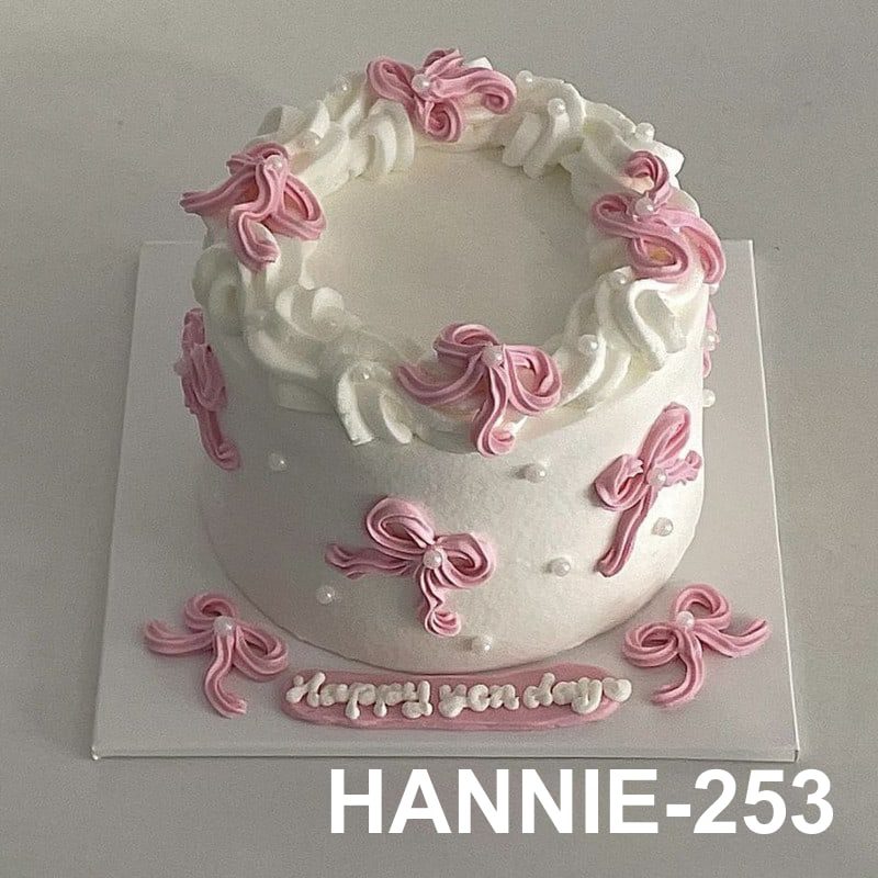 Bánh kem Hannie Vintage Nơ Hồng thanh lịch, sang trọng cho tiệc sinh nhật tháng 7.