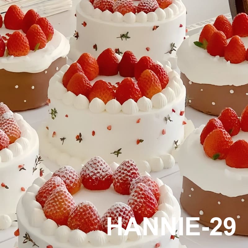 Bánh kem tươi Hannie dâu tây minimalist thanh mát, dịu nhẹ cho mọi nhà.