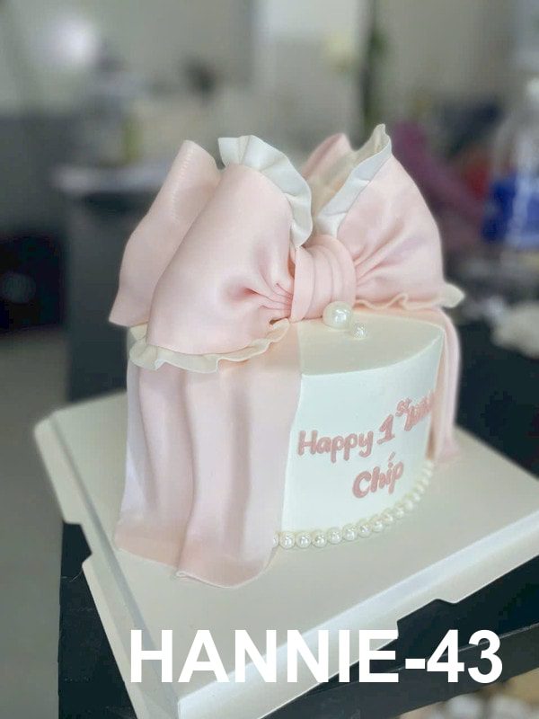 Bánh nơ hồng Fondant ít đường tinh tế, món quà sức khỏe từ Hannie