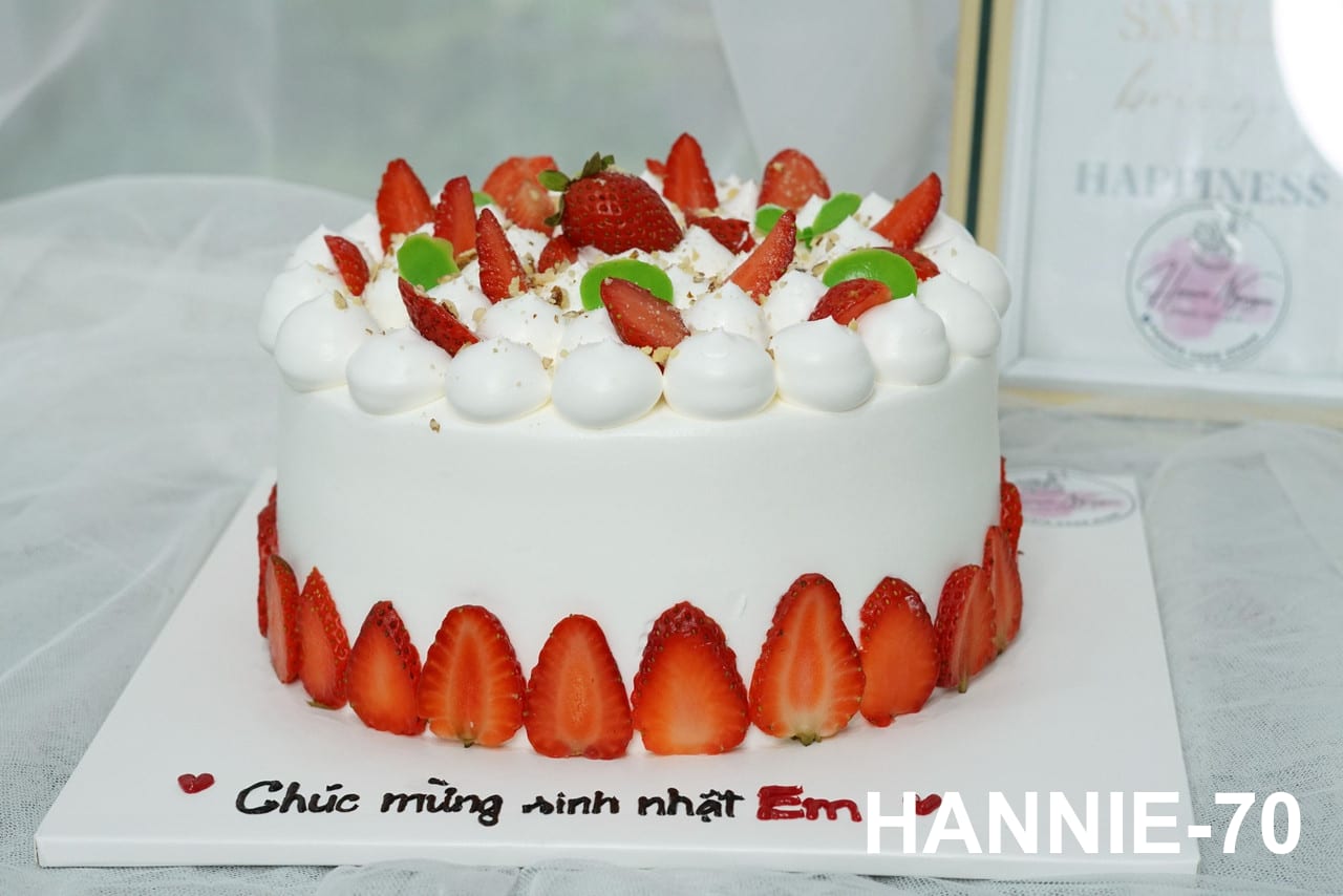 Bánh kem trái cây dâu tây tinh khôi Hannie, tươi mát cho xu hướng tháng 7/2025.