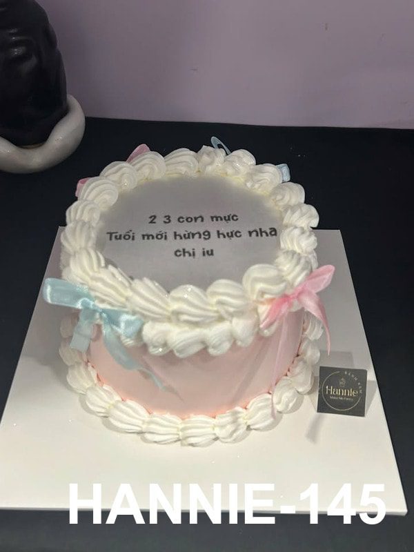 Bánh kem tặng bà Hannie đơn giản pastel ngọt ngào, ý nghĩa.