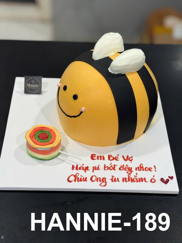 Bánh kem chú ong vàng dễ thương, ngọt ngào cho bé yêu Hannie.