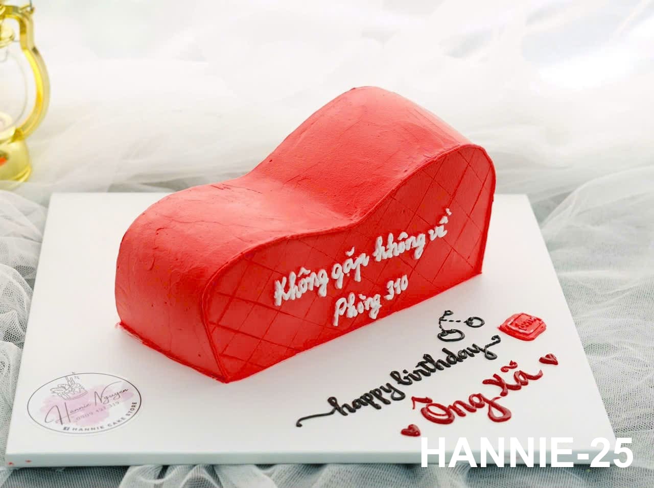 Bánh ghế tình yêu táo bạo Hannie