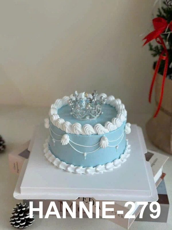 Bánh kem phong cách hoàng gia vương miện xanh pastel tinh tế Hannie