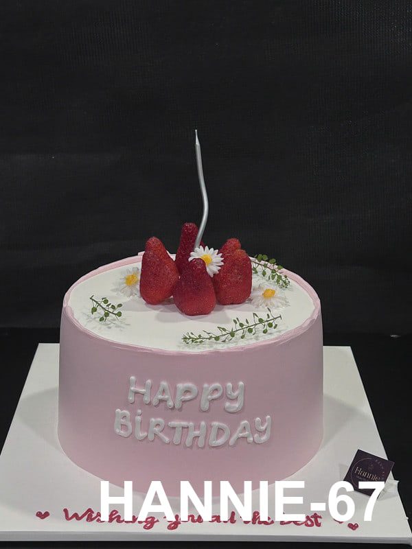 Bánh sinh nhật sầu riêng hồng pastel dâu tây Hannie đẹp mắt.