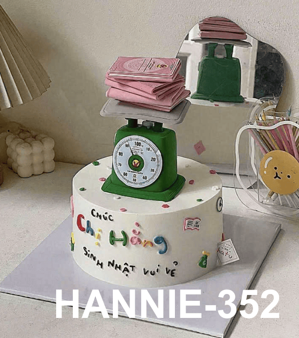 Bánh Hannie kéo tiền sổ đỏ và cân tài lộc cho tiệc sinh nhật