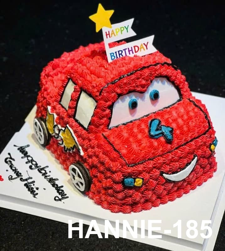 Bánh sinh nhật bắp Hannie tạo hình xe hơi Lightning McQueen năng động cho bé trai.