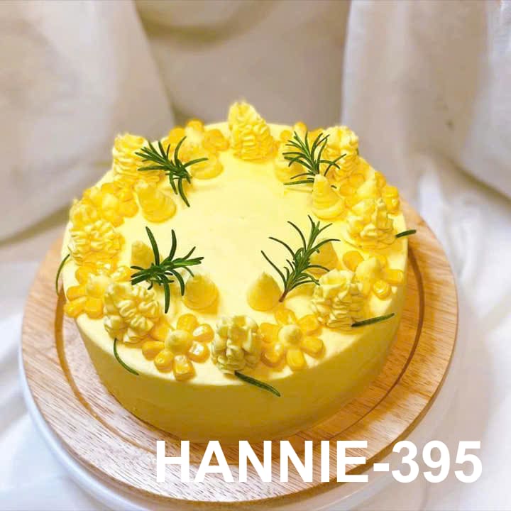 Bánh kem bắp Hannie vàng tươi, thiết kế tối giản, vẻ đẹp sang chảnh mê ly.