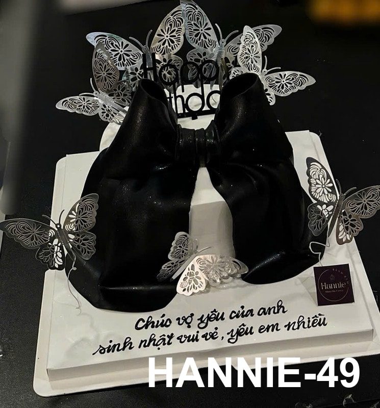 Bánh sinh nhật nơ sang trọng, giao văn phòng Quận 1 nhanh từ Hannie Cake.
